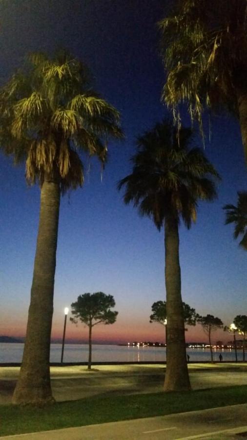 Seafront Luxury 150 Meter Secured Parking Apartamento Vlorë