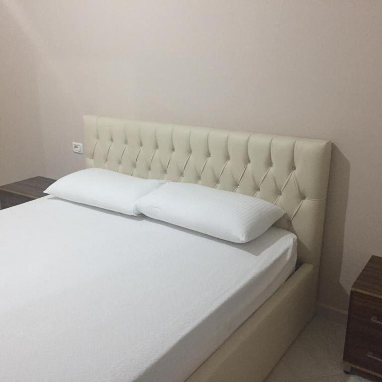 Seafront Luxury 150 Meter Secured Parking * Vlorë